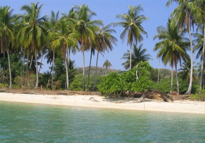 Stunning Beachfront Land on Naka Island